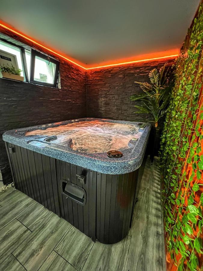 Luxor - Jacuzzi&Cozy Apartments Сибиу Екстериор снимка