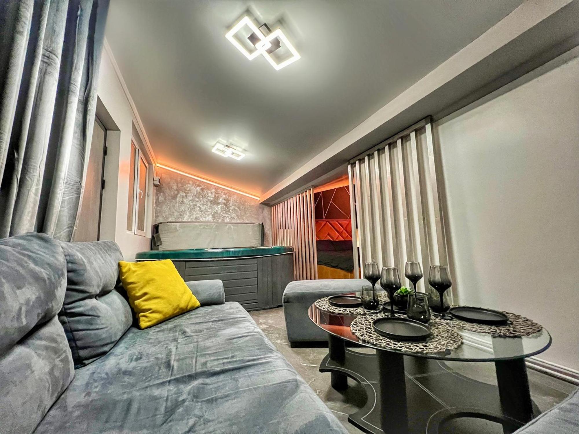 Luxor - Jacuzzi&Cozy Apartments Сибиу Екстериор снимка