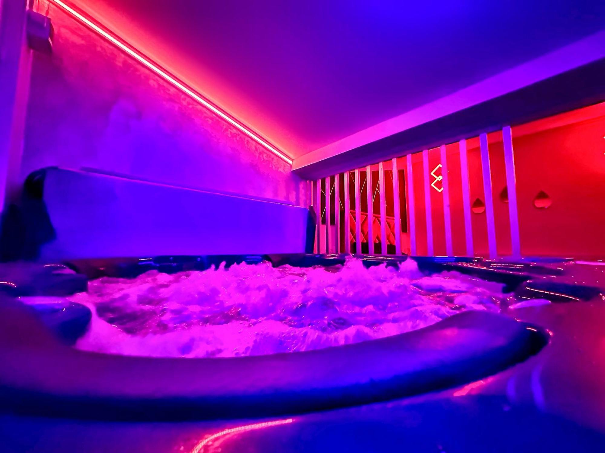 Luxor - Jacuzzi&Cozy Apartments Сибиу Екстериор снимка