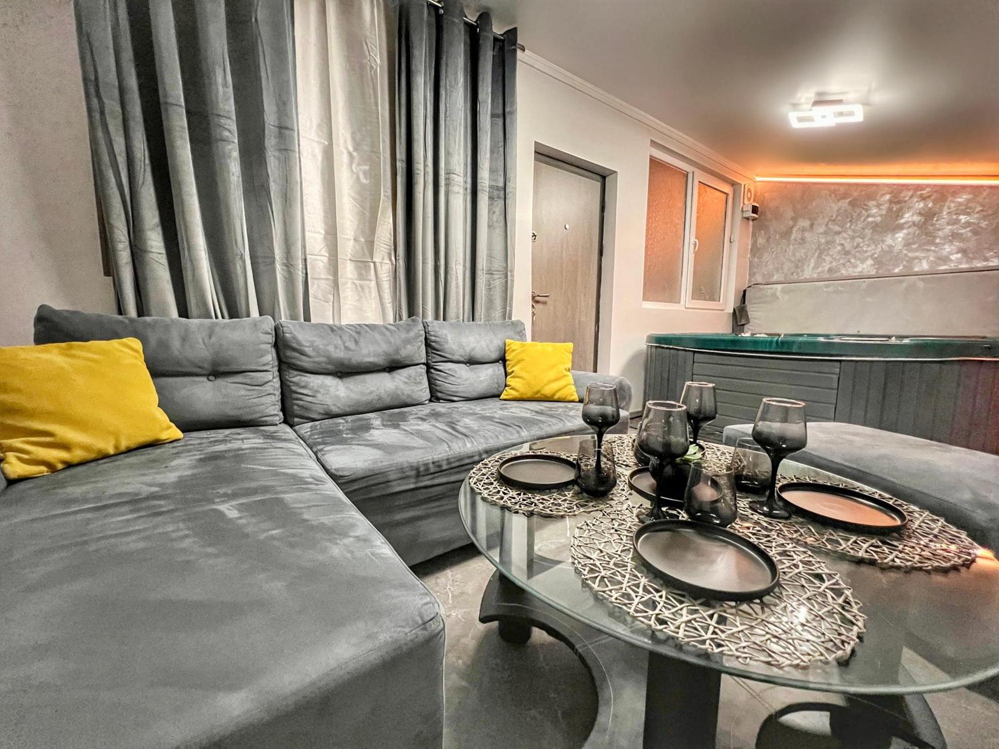 Luxor - Jacuzzi&Cozy Apartments Сибиу Екстериор снимка